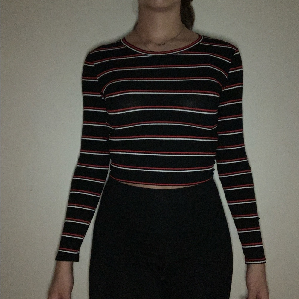 Red white and black long sleeve crop.
